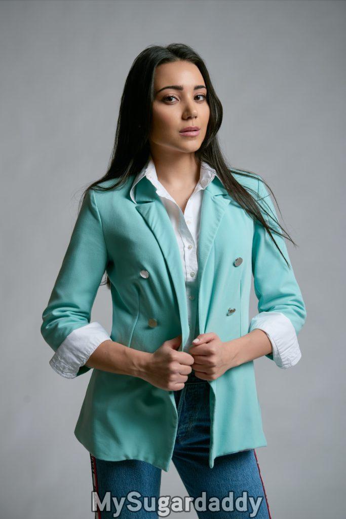 Mulher jovem confiante