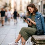 Sugar baby mantendo contato com sugar daddy à distância